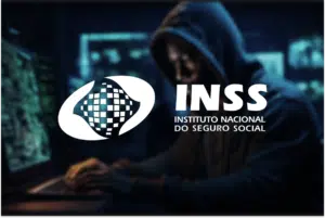 Imagem de um hacker e a frente a logo do INSS representando que a Fraude no INSS afeta benefícios