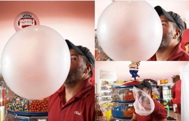 Maior balão feito com chiclete