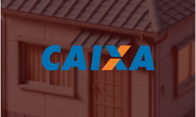 Logo da caixa e uma casa ao fundo representando o aumento dos juros da Caixa dificulta compra da casa própria