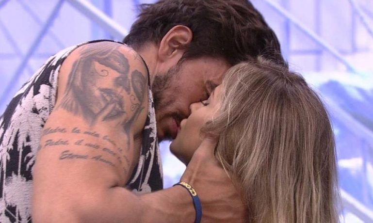 Guilherme Napolitano e Gabi Martins do BBB20 se reencontram pela primeira vez