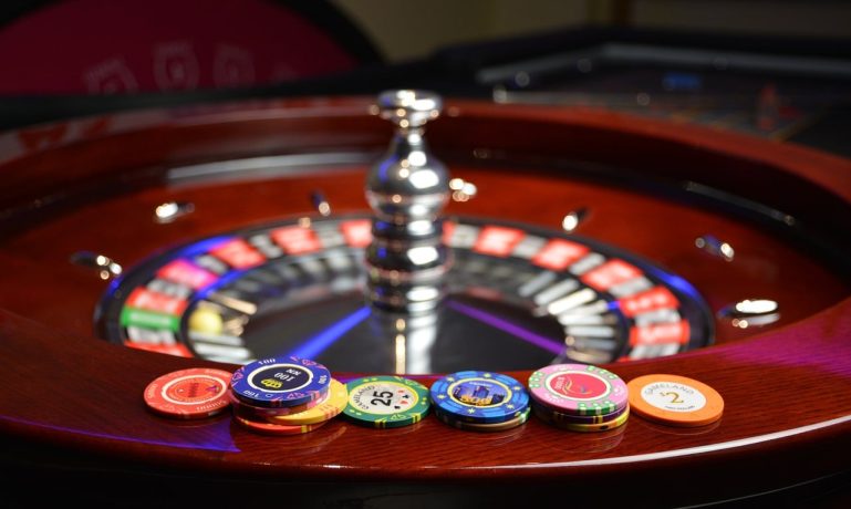 Mesa de jogos de casino que representa o que é iGaming