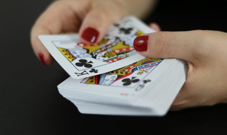 Bankroll: imagem de cartas de poker representando um ação que ocorrer nesses jogos