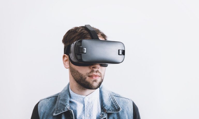 Saiba a diferença entre realidade virtual e realidade aumentada