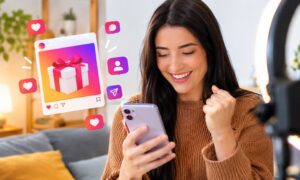 mulher ganhando em sorteiro no Instagram