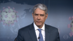 William Bonner se emociona ao final do Jornal Nacional